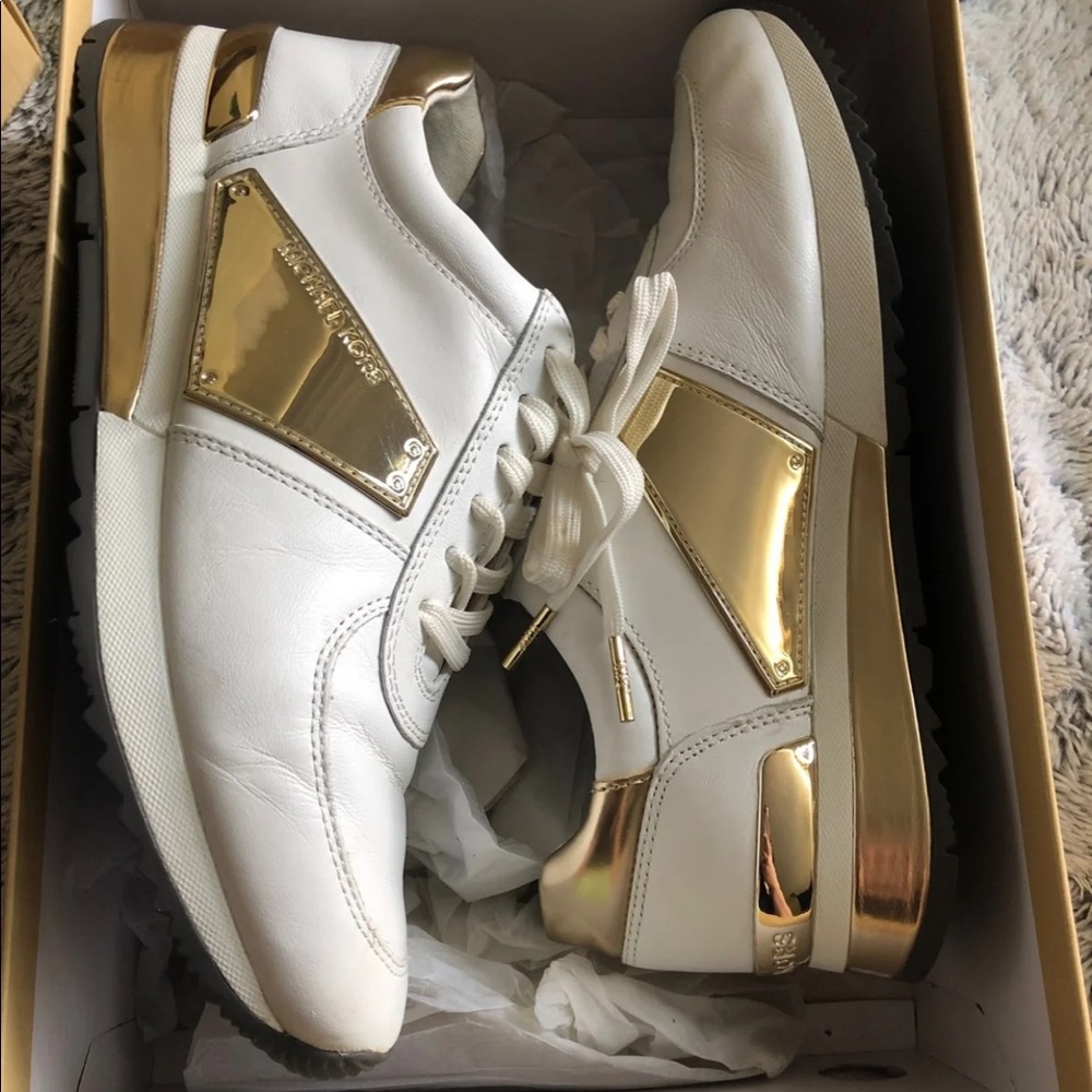 Michael kors sneakers size 8.5